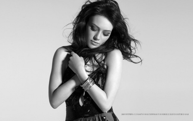 Обои картинки фото календари, девушки, браслет