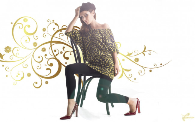 Обои картинки фото девушки, rachel bilson, каблуки, стул, лосины, узор, актриса, шатенка, берет, туника