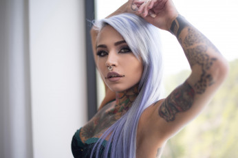 Картинка felisja+piana девушки felisja piana девушка модель крашеная тату татуировка рисунки кожа пирсинг поза макияж причёска красотка сексуальная экстравагантная наряд