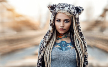 Картинка felisja+piana девушки felisja piana девушка модель крашеная тату татуировка рисунки кожа пирсинг поза макияж причёска красотка сексуальная экстравагантная наряд