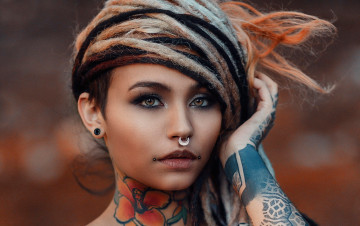 Картинка felisja+piana девушки felisja piana девушка модель крашеная тату татуировка рисунки кожа пирсинг поза макияж причёска красотка сексуальная экстравагантная наряд