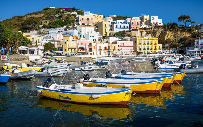 Обои картинки фото корабли, порты ,  причалы, пристань, катера