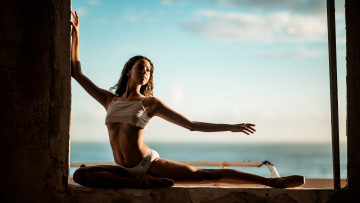 Картинка девушки -+брюнетки +шатенки брюнетка поза