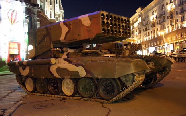 Обои картинки фото техника, военная техника, буратино, улица, город