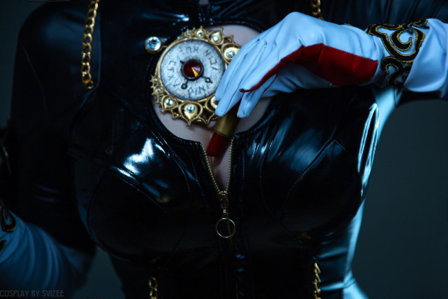 Обои картинки фото девушки, анастасия волкова , svizee, образ, косплей, наряд, костюм, платье, перчатки, декольте, артефакт