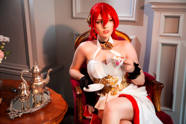 Обои картинки фото девушки, анастасия волкова , svizee, образ, косплей, наряд, костюм, кресло, стол, блюдце, чашка, кофейник