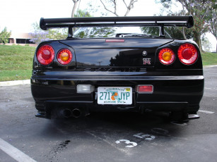 Картинка автомобили nissan datsun