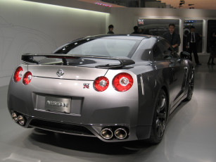 Картинка автомобили nissan datsun