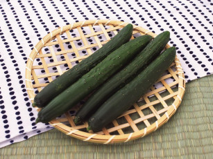 Картинка еда огурцы