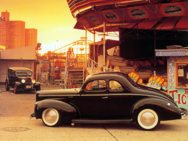 Обои картинки фото 1940, ford, coupe, and, 1932, sedan, автомобили, custom, classic, car