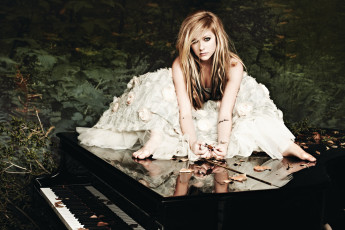 Картинка музыка avril lavigne пианино goodbye lullaby аврил лавин