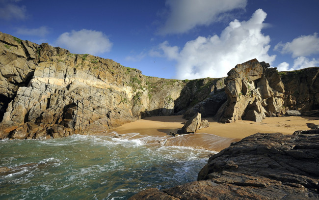 Обои картинки фото природа, побережье, облака, небо, скала