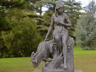 Картинка pierre julien amalthea and jupiter`s goat разное рельефы статуи музейные экспонаты париж лувр коза амалфея france paris louvre скульптура пьер жюльен франция