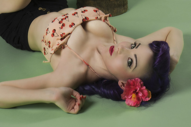 Обои картинки фото девушки, -unsort , брюнетки,  шатенки, взгляд, тело, поза, morgan berard