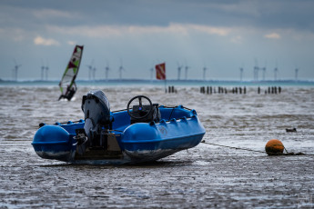 Картинка корабли моторные+лодки берег