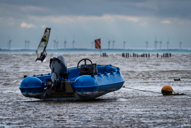 Обои картинки фото корабли, моторные лодки, берег