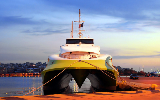 Обои картинки фото корабли, катамараны и тримараны, катамаран, причал