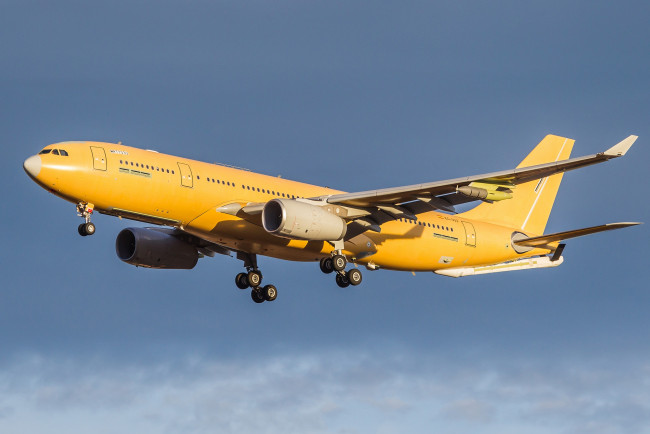 Обои картинки фото airbus a330, авиация, пассажирские самолёты, авиалайнер