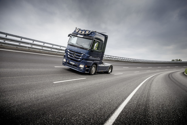 Обои картинки фото автомобили, mercedes trucks, mercedes