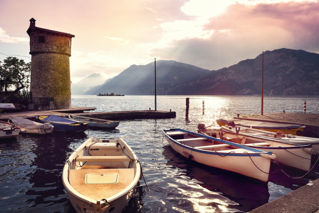 Обои картинки фото корабли, лодки,  шлюпки, причал, залив, горы