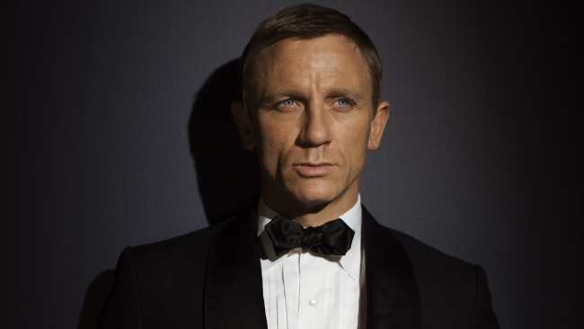 Обои картинки фото мужчины, daniel craig, дэниел, крейг, актер, смокинг, кино, джеймс, бонд