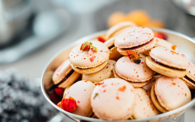 Обои картинки фото еда, макаруны, лакомство, много