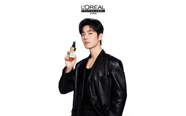 Обои картинки фото мужчины, xiao zhan, актер, куртка, флакон