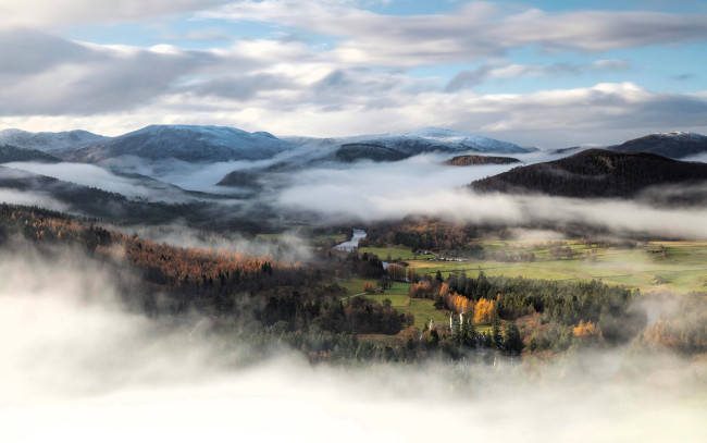 Обои картинки фото природа, горы, облака, туман, долина, поля, река, деревья