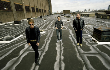 Картинка музыка muse рок-группа музыканты крыша