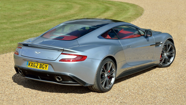 Обои картинки фото aston, martin, vanquish, автомобили, стиль, автомобиль, мощь, скорость, изящество