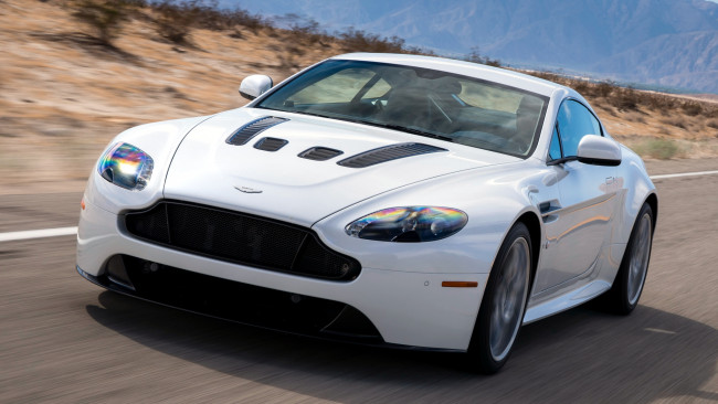 Обои картинки фото aston, martin, v12, vantage, автомобили, великобритания, элитные, ltd, компания, частная