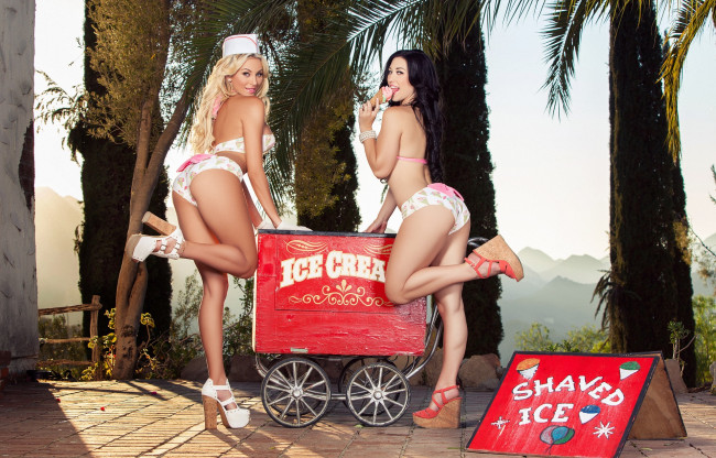 Обои картинки фото khloe terae, девушки, улыбка, бикини, блондинка