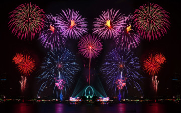 Картинка разное салюты +фейерверки ночь reflection colorful lights night fireworks огни салют city water