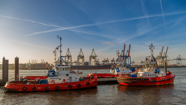 Обои картинки фото корабли, баркасы ,  буксиры, порт