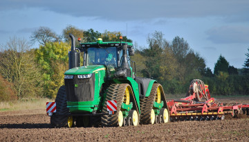 Картинка техника тракторы+на+гусенецах john deere