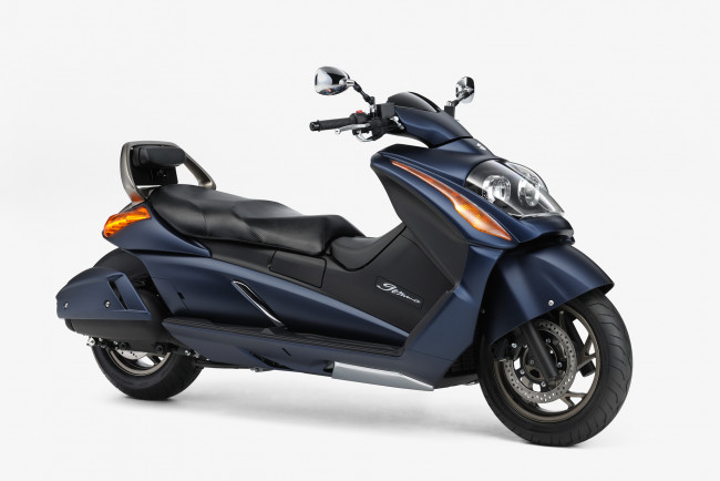 Обои картинки фото мотоциклы, мотороллеры, suzuki