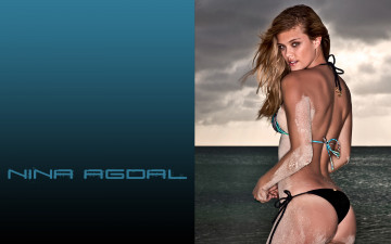 Картинка девушки nina+agdal море песок купальник модель