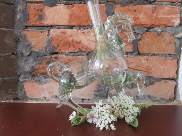 Обои картинки фото разное, посуда,  столовые приборы,  кухонная утварь, конь