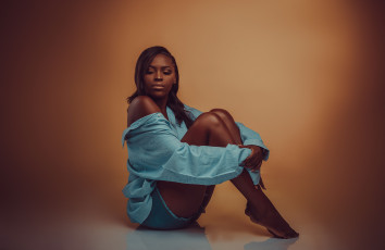 обоя kwabena boakye, девушки, kwabena, boakye, мулатка, темнокожая, чернокожая, девушка, модель, брюнетка, красотка, поза, флирт, стройная, сексуальная, фигура