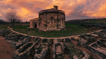 Картинка la+asuncion+de+maria+church segovia spain города -+католические+соборы +костелы +аббатства la asuncion de maria church