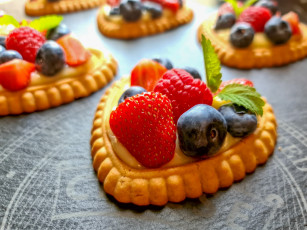 Картинка еда пирожные +кексы +печенье ягоды пирожное клубника черника малина мята