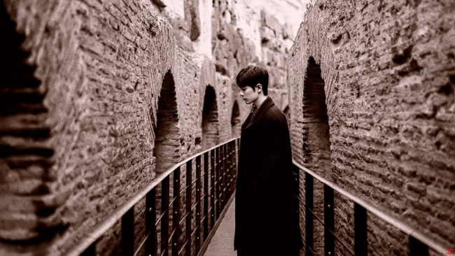 Обои картинки фото мужчины, xiao zhan, актер, пальто, колизей