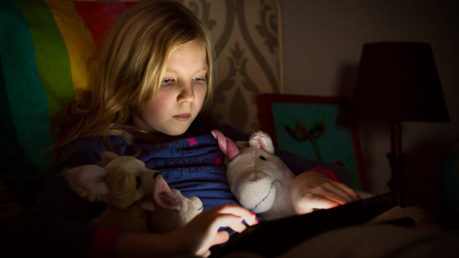 Обои картинки фото разное, дети, девочка, игрушки