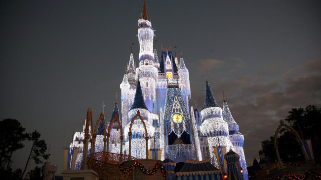 Обои картинки фото кино фильмы, cinderella , 2015, сказочный, замок