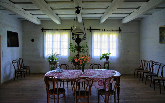 Обои картинки фото интерьер, столовая, стулья, скатерть, стол