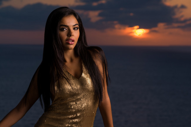 Обои картинки фото девушки, -unsort , брюнетки,  шатенки, лицо, взгляд