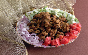 Картинка еда мясные+блюда помидоры лук мясо