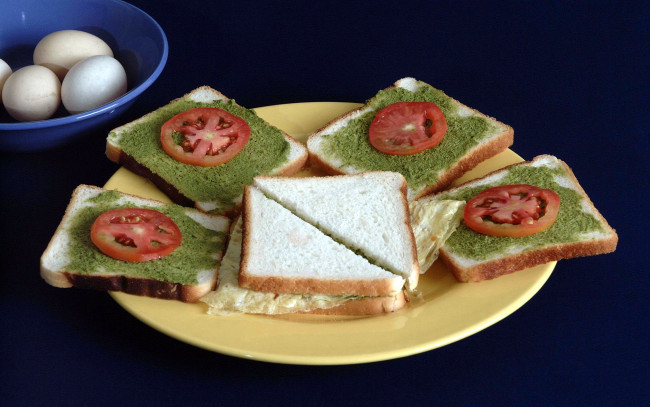 Обои картинки фото еда, бутерброды,  гамбургеры,  канапе, тосты, яйца, помидоры