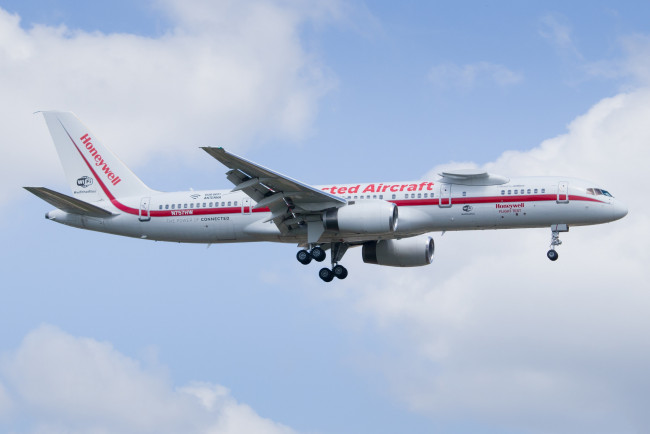 Обои картинки фото авиация, пассажирские самолёты, авиалайнер