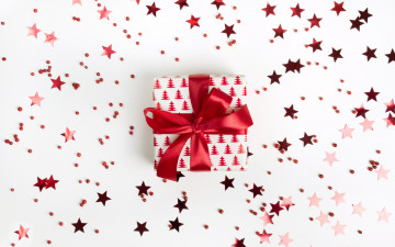 Картинка праздничные подарки+и+коробочки коробка подарок звездочки